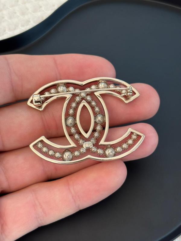Spilla Chanel
