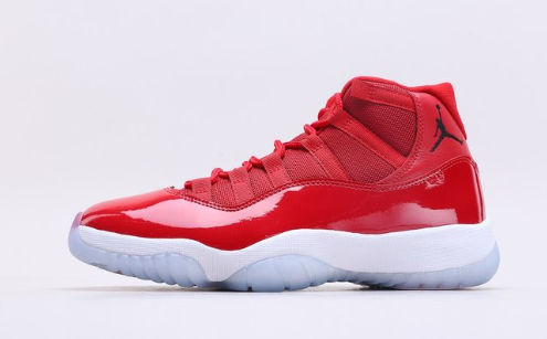 Air Jordan aj11 low top practical basketball shoe with patent leather shows more luxurious temperament