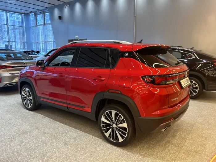 Changan CS35PLUS 1.4 л, Внедорожник 5 дв. Tech Искрящийся красный