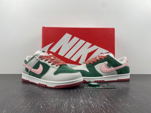N*ike Dunk Low “All Petals United” FN8923-061