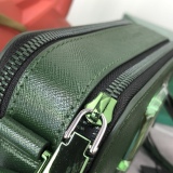 M*ARC J*ACOBS Top Bag 19*12*6CM