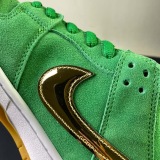 N*ike SB Dunk Low
