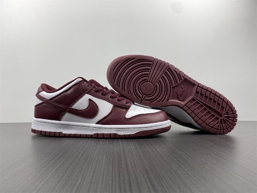 N*ike SB Dunk Low Bordeaux DD1503-108