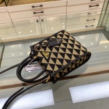 P*rada Top Bag 17*19*6CM