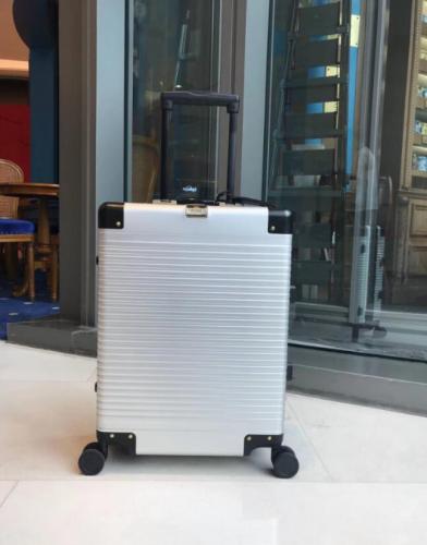 Luggage ask price on whatsapp