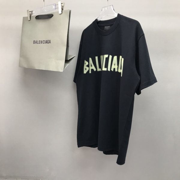 B*alenciaga Top Quality Clothes
