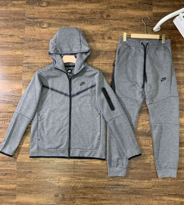 N*ike Top Quality Suits
