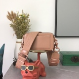 M*ARC J*ACOBS Top Bag 19*12*6CM