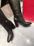 Women 𝑉*𝐴𝐿𝐸𝑁𝑇𝐼𝑁𝑂 Top Sneakers
