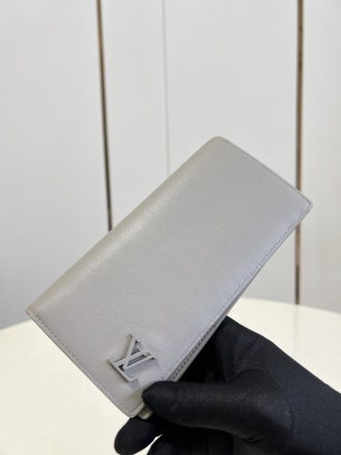 L*ouis V*uitton Bag Top Quality 10*19*2CM