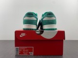 N*ike SB Dunk Low DO9457-101