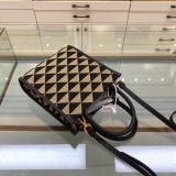 P*rada Top Bag 17*19*6CM