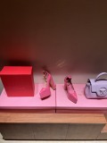 Women 𝑉*𝐴𝐿𝐸𝑁𝑇𝐼𝑁𝑂 Top Sneakers