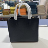 M*ARC J*ACOBS Top Bag 23*20*10CM