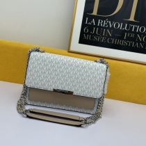 M*ichael K*ors Top Bag 23*16*10cm