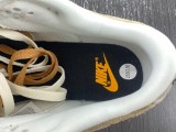 N*ike Dunk Low DO9457-100