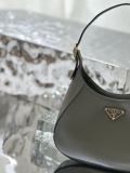 P*rada Bag Top Quality 27*20*7CM