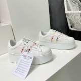 Women 𝑉*𝐴𝐿𝐸𝑁𝑇𝐼𝑁𝑂 Top Sneakers