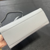 M*ARC J*ACOBS Top Bag 23*20*10CM