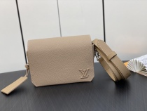 L*ouis V*uitton Top Bag 17.3*12*7CM