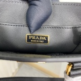 P*rada Top Bag 17*19*6CM