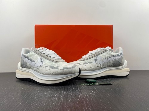 sacai x N*ike Waffle Woven Green Gusto DR5209-100
