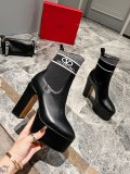 Women 𝑉*𝐴𝐿𝐸𝑁𝑇𝐼𝑁𝑂 Top Sneakers
