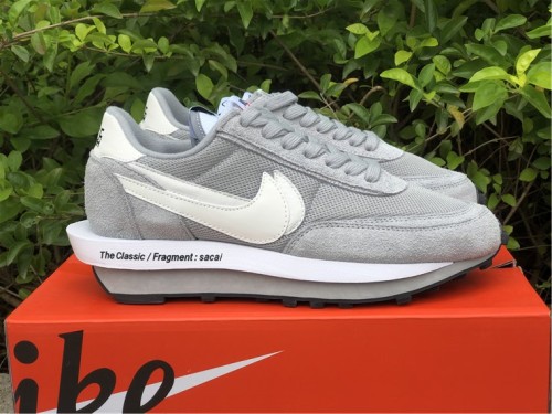 fragment x sacai x N*ike LDWaffle DH2684-001