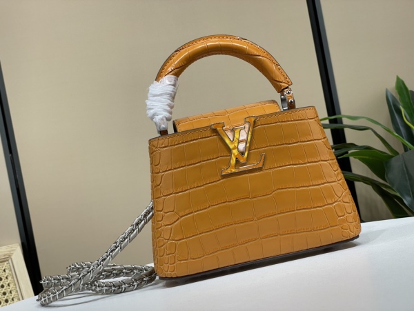 L*ouis V*uitton Top Bag 21 * 14 * 9CM