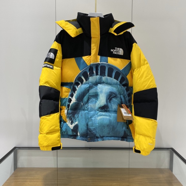 S*upreme Top Quality Clothes