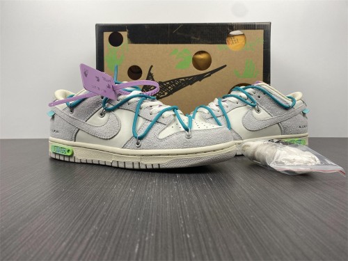 O*ff-W*hite x N*ike Dunk Low