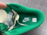N*ike SB Dunk Low Green and Gold FB7173-131