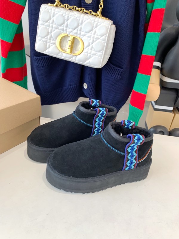 Women U*GG Top Sneaker