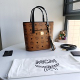 M*CM Top Bag 17*23*8cm
