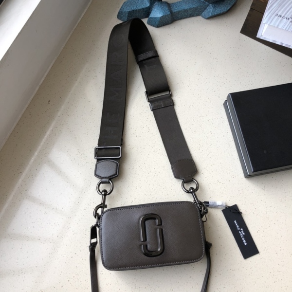 M*ARC J*ACOBS Top Bag 19*12*6CM