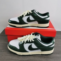 N*IKE DUNK LOW Vintage Green DQ8580-100