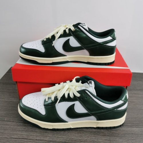 N*IKE DUNK LOW Vintage Green DQ8580-100