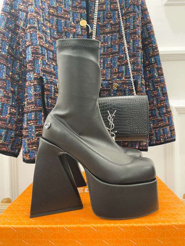 Women N*aked W*olfe Top Quality Sneaker