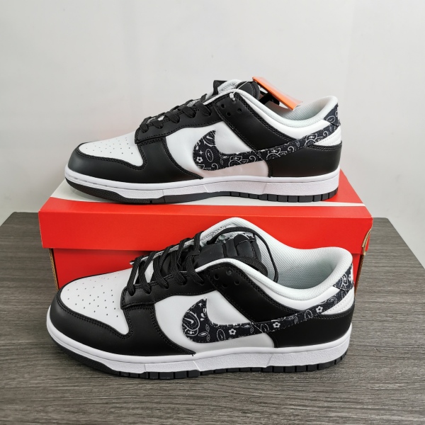 N*ike Dunk Low WMNS “Black Paisley” DH4401-100