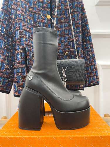 Women N*aked W*olfe Top Quality Sneaker