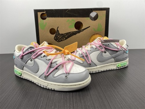 O*ff-W*hite x N*ike Dunk Low