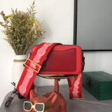 M*ARC J*ACOBS Top Bag 19*12*6CM
