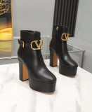 Women 𝑉*𝐴𝐿𝐸𝑁𝑇𝐼𝑁𝑂 Top Sneakers