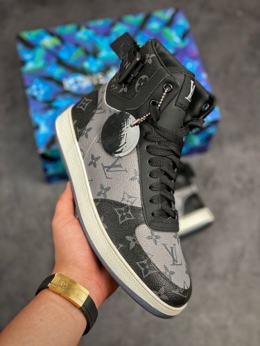 Men L*ouis V*uitton Top Sneaker