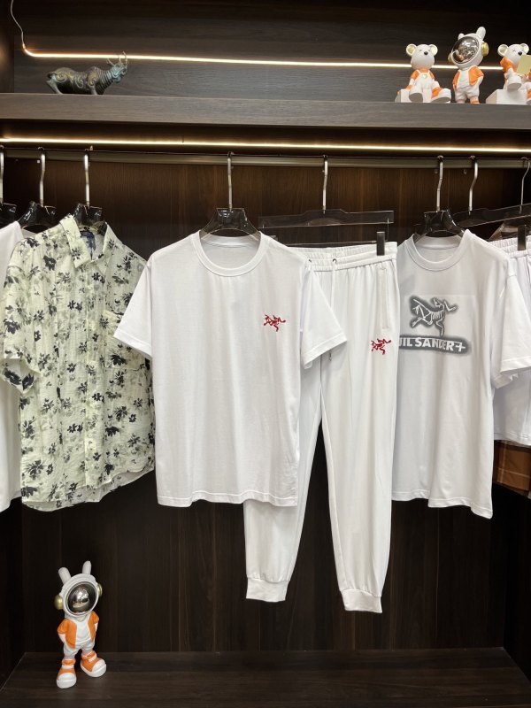 A*rc‘Teryx Top Quality Suit