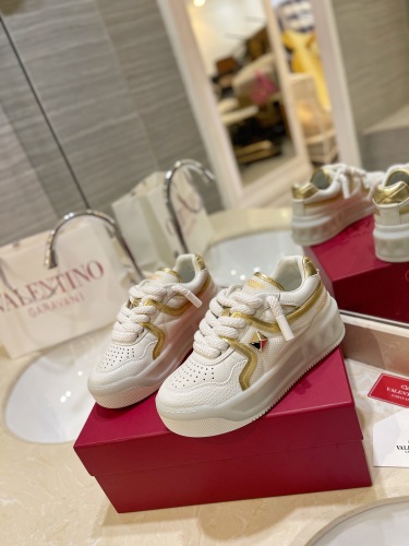 Men Women 𝑉*𝐴𝐿𝐸𝑁𝑇𝐼𝑁𝑂 Top Sneakers