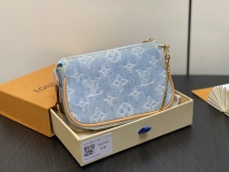 L*ouis V*uitton Top Bag 4.5*9.5*4CM