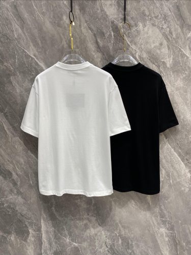 P*rada Top Quality Clothes
