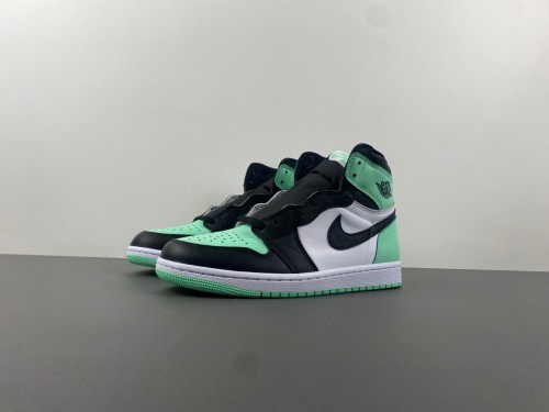 A*ir J*ordan 1 High OG “Green Glow” DZ5485-130