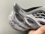 Y*eezy Foam Runner Granite IE4931